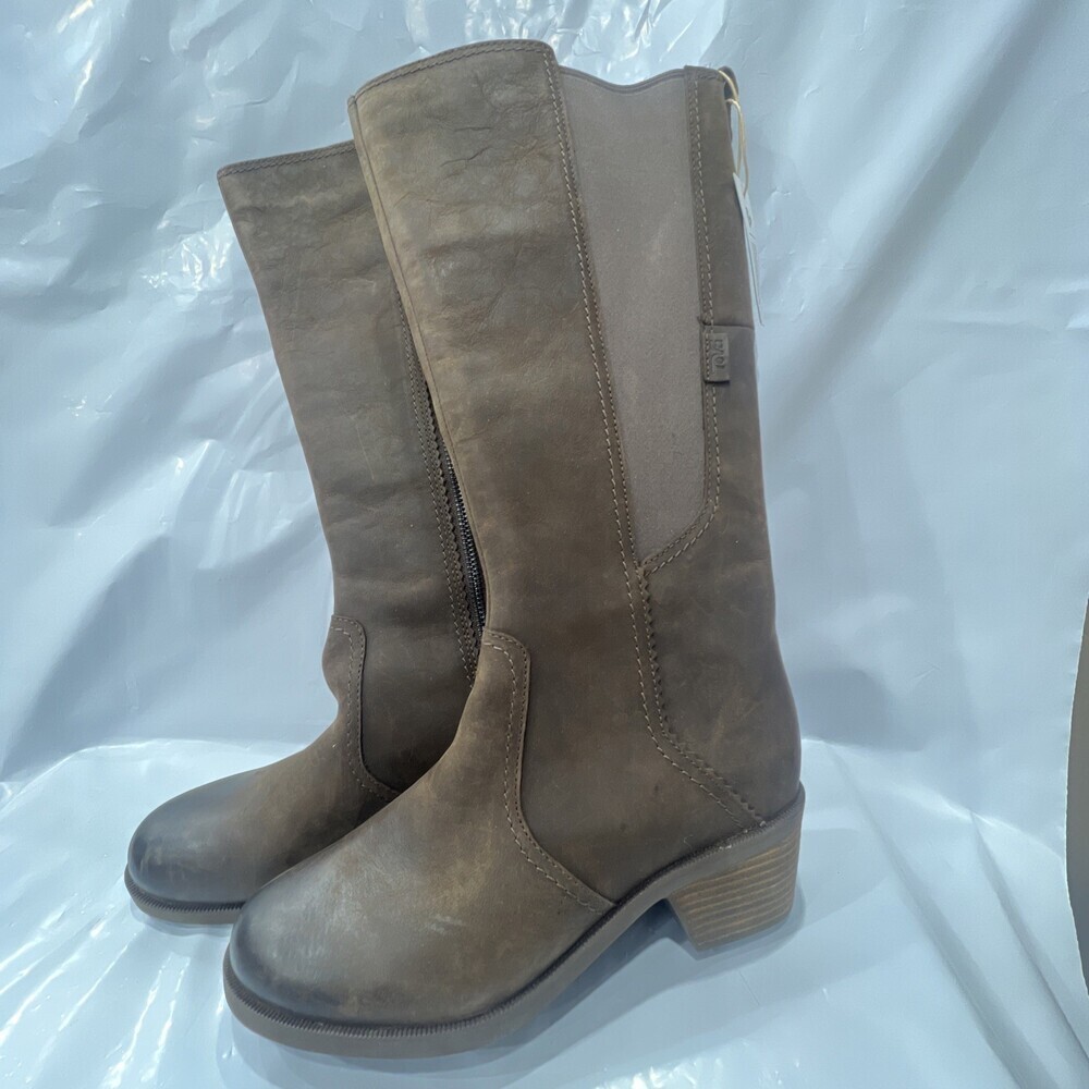 Teva Boots Brown Women Size 8 EBS1533